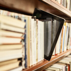 Screen vs. Paper: Which One Boosts Reading Comprehension?